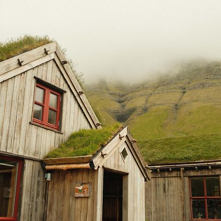 Múlafossur Cottage No 1 by Famous Waterfall in Gásadalur Gasadalur Exterior foto