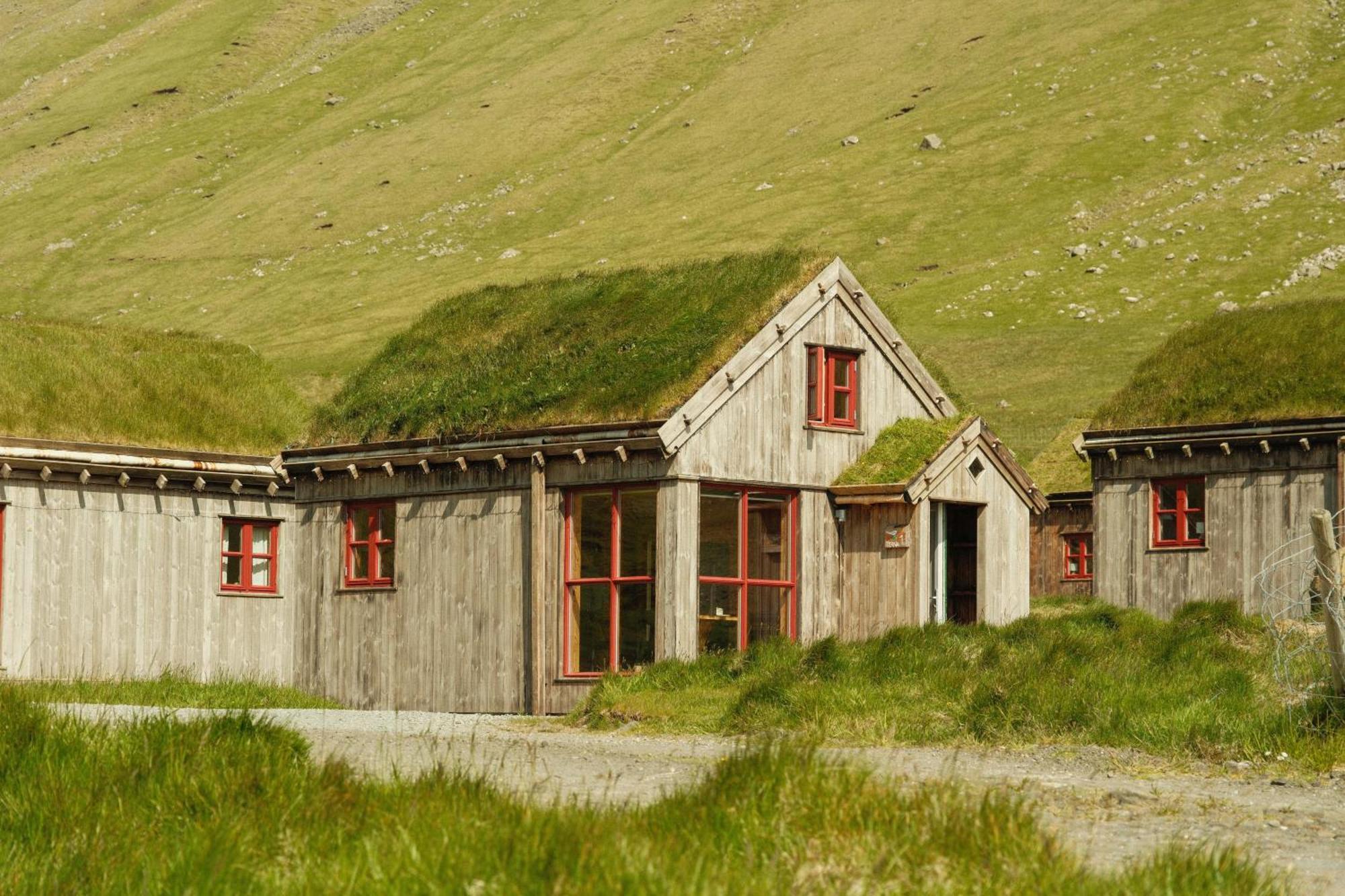 Múlafossur Cottage No 1 by Famous Waterfall in Gásadalur Gasadalur Exterior foto